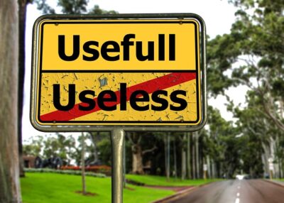 IMAGE: The usefulness of (the) useless. [Everyone knows the usefulness of useful things, but no one knows the usefulness of useless things. / Everyone knows the use of the useful, but not the use of the useless.] (Even if something did not bring immediate benefit, it could still turn out to be valuable.)